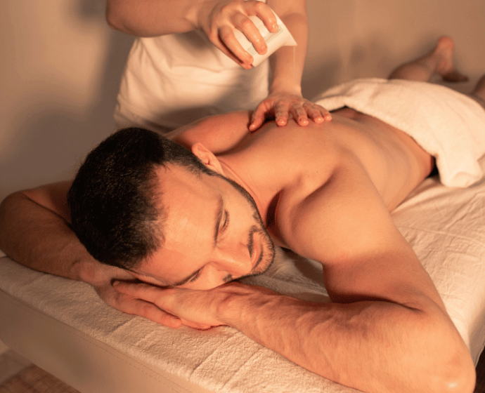Premium male to male massage spa center in Delhi