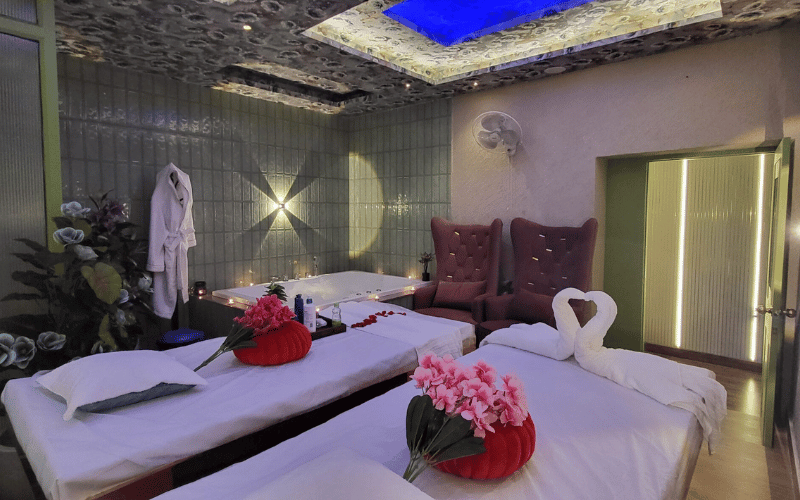 Premium massage oils for Massage for Men At Home in Delhi NCR